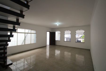 Casa para alugar com 153m², 3 quartos e 2 vagas Casa para alugar com 153m², 3 quartos e 2 vagasSala