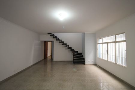 Casa para alugar com 153m², 3 quartos e 2 vagas Casa para alugar com 153m², 3 quartos e 2 vagasSala
