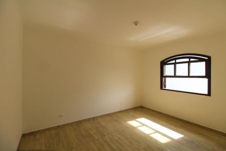 Casa para alugar com 153m², 3 quartos e 2 vagas Casa para alugar com 153m², 3 quartos e 2 vagasQuarto
