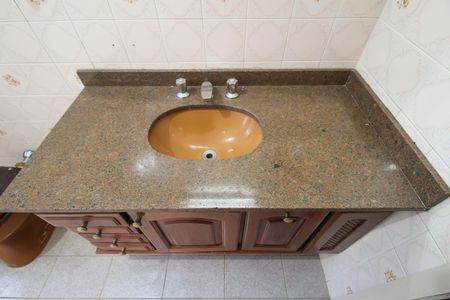 Casa para alugar com 153m², 3 quartos e 2 vagas Casa para alugar com 153m², 3 quartos e 2 vagasBanheiro