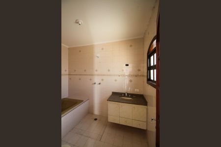 Casa para alugar com 153m², 3 quartos e 2 vagas Casa para alugar com 153m², 3 quartos e 2 vagasBanheiro da Suíte