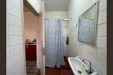 Casa à venda com 244m², 4 quartos e 4 vagas Casa à venda com 244m², 4 quartos e 4 vagasBanheiro 4