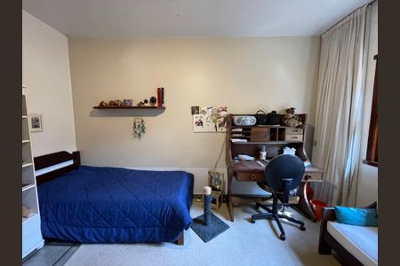 Casa à venda com 244m², 4 quartos e 4 vagas Casa à venda com 244m², 4 quartos e 4 vagasQuarto 1