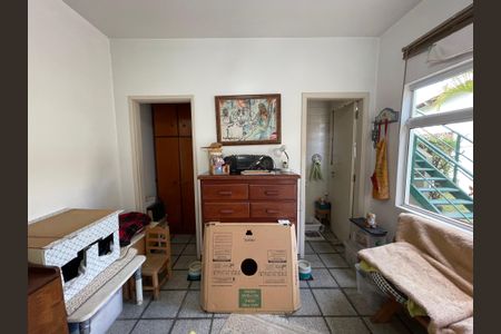 Casa à venda com 244m², 4 quartos e 4 vagas Casa à venda com 244m², 4 quartos e 4 vagasQuarto 4