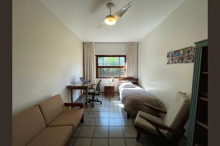 Casa à venda com 244m², 4 quartos e 4 vagas Casa à venda com 244m², 4 quartos e 4 vagasQuarto 2