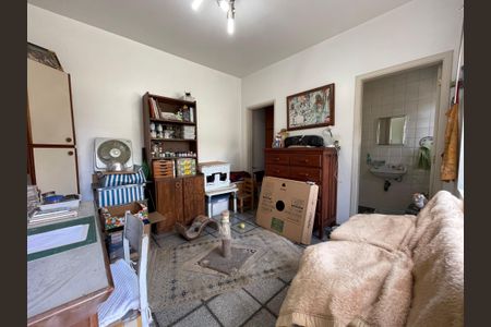 Casa à venda com 244m², 4 quartos e 4 vagas Casa à venda com 244m², 4 quartos e 4 vagasQuarto 4