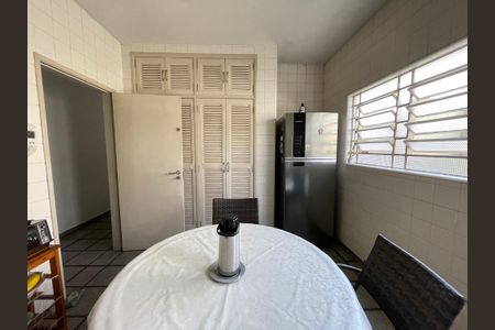 Casa à venda com 244m², 4 quartos e 4 vagas Casa à venda com 244m², 4 quartos e 4 vagasCozinha
