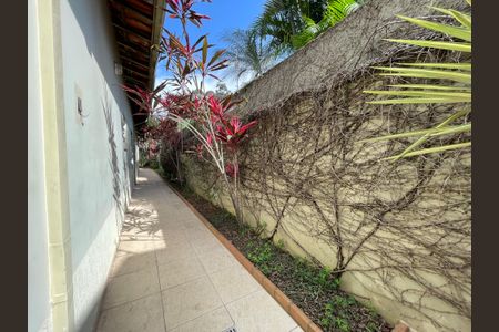 Casa à venda com 244m², 4 quartos e 4 vagas Casa à venda com 244m², 4 quartos e 4 vagasQuintal