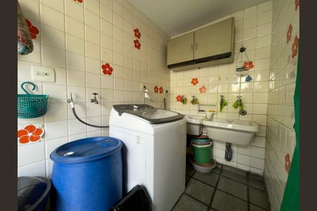 Casa à venda com 244m², 4 quartos e 4 vagas Casa à venda com 244m², 4 quartos e 4 vagasÁrea de Serviço