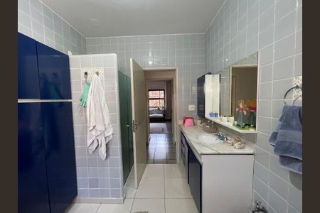 Casa à venda com 244m², 4 quartos e 4 vagas Casa à venda com 244m², 4 quartos e 4 vagasBanheiro 6