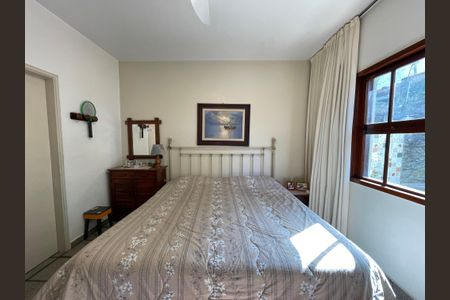 Casa à venda com 244m², 4 quartos e 4 vagas Casa à venda com 244m², 4 quartos e 4 vagasQuarto 3