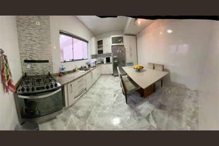 Casa à venda com 261m², 3 quartos e 4 vagas