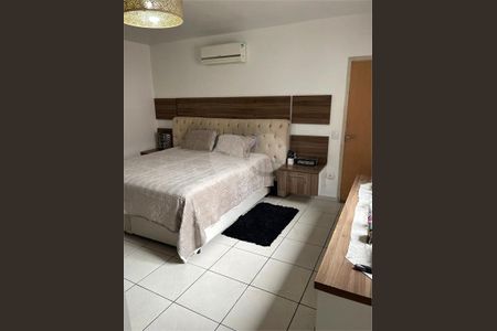 Casa à venda com 261m², 3 quartos e 4 vagas