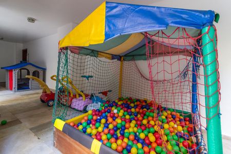 Apartamento à venda com 142m², 3 quartos e 2 vagasÁrea comum - Playground