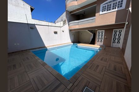 Casa à venda com 250m², 3 quartos e 3 vagasPiscina