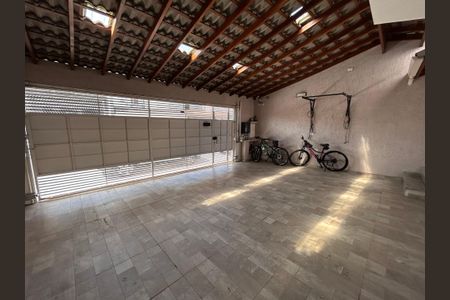 Casa à venda com 250m², 3 quartos e 3 vagasGaragem