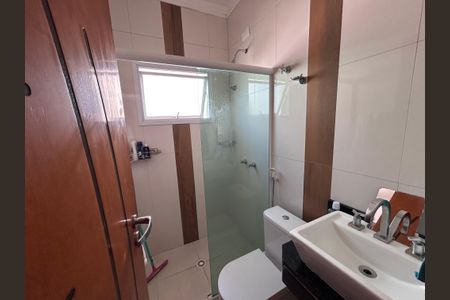 Casa à venda com 250m², 3 quartos e 3 vagasBanheiro 2