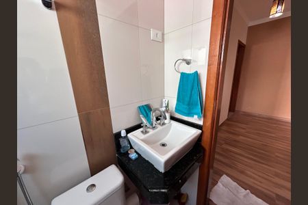 Casa à venda com 250m², 3 quartos e 3 vagasBanheiro 2