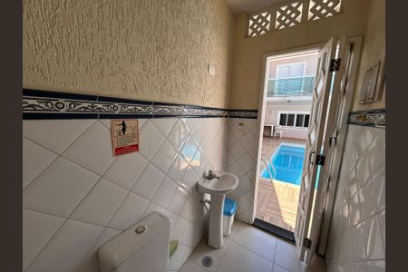 Casa à venda com 250m², 3 quartos e 3 vagasBanheiro 4