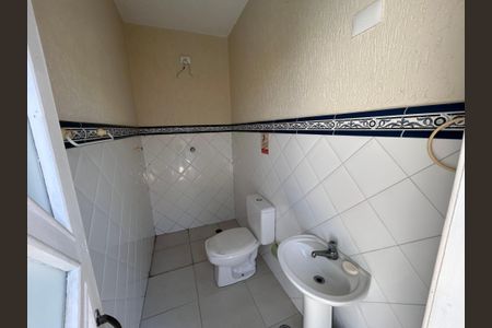 Casa à venda com 250m², 3 quartos e 3 vagasBanheiro 4