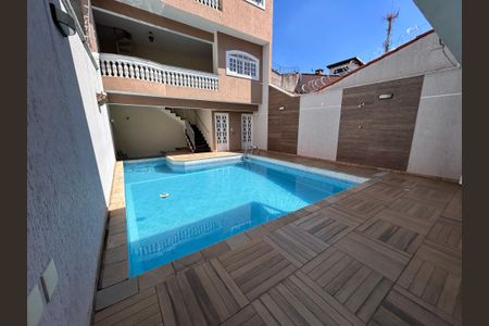 Casa à venda com 250m², 3 quartos e 3 vagasPiscina