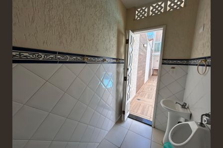 Casa à venda com 250m², 3 quartos e 3 vagasBanheiro 3