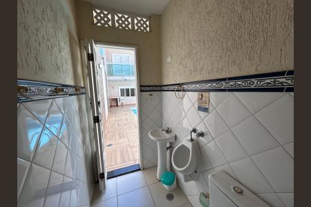 Casa à venda com 250m², 3 quartos e 3 vagasBanheiro 3