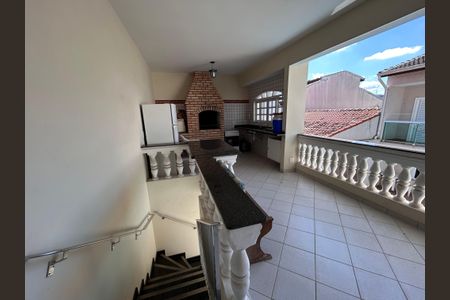Casa à venda com 250m², 3 quartos e 3 vagasChurrasqueira