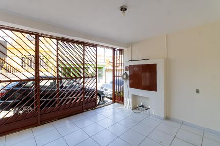 Casa para alugar com 90m², 2 quartos e 1 vaga Casa para alugar com 90m², 2 quartos e 1 vagaÁrea de Serviço e garagem