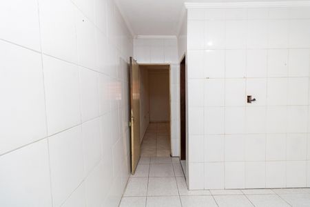 Casa para alugar com 90m², 2 quartos e 1 vaga Casa para alugar com 90m², 2 quartos e 1 vagaBanheiro Corredor