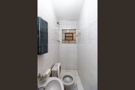 Casa para alugar com 90m², 2 quartos e 1 vaga Casa para alugar com 90m², 2 quartos e 1 vagaBanheiro