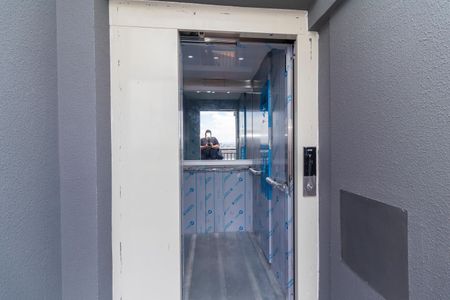 Apartamento à venda com 40m², 2 quartos e 1 vaga Apartamento à venda com 40m², 2 quartos e 1 vagaElevador