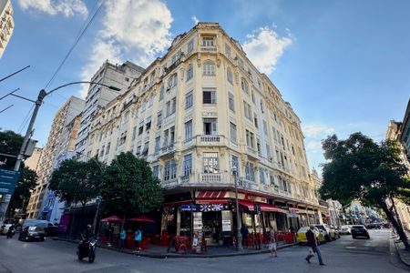 Apartamento à venda com 44m², 1 quarto e sem vaga Apartamento à venda com 44m², 1 quarto e sem vagaFachada