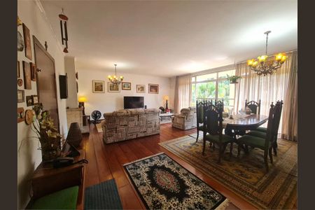 Casa à venda com 4 quartos, 295m² em Interlagos, São Paulo