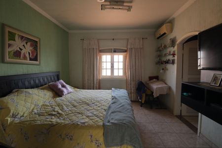 Casa à venda com 359m², 2 quartos e 4 vagasSuíte