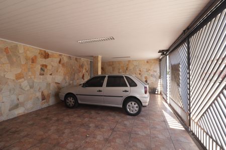 Casa à venda com 359m², 2 quartos e 4 vagasGaragem