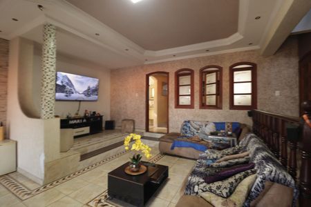 Casa à venda com 359m², 2 quartos e 4 vagasSala