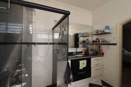 Casa à venda com 359m², 2 quartos e 4 vagasBanheiro Suíte