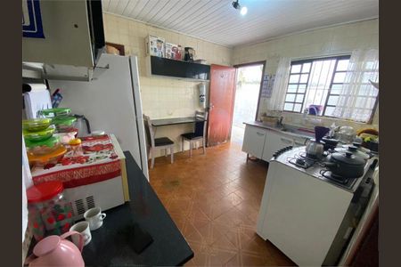 Casa à venda com 4 quartos, 100m² em Vila Fachini, São Paulo
