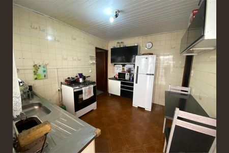 Casa à venda com 4 quartos, 100m² em Vila Fachini, São Paulo