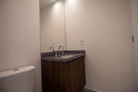 Banheiro Social de apartamento à venda com 1 quarto, 25m² em Santo Amaro, São Paulo