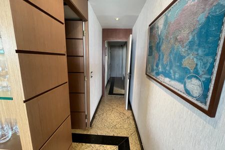 Apartamento à venda com 600m², 4 quartos e 3 vagasCorredor