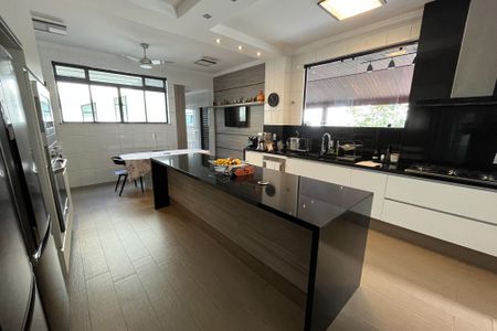 Apartamento à venda com 600m², 4 quartos e 3 vagasCozinha