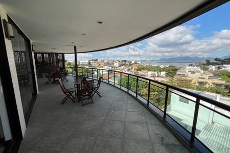 Apartamento à venda com 600m², 4 quartos e 3 vagasVaranda gourmet