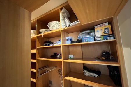 Apartamento à venda com 600m², 4 quartos e 3 vagasCloset Suíte 1