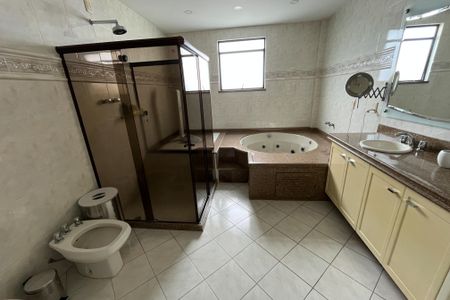 Apartamento à venda com 600m², 4 quartos e 3 vagasBanheiro da Suíte 1