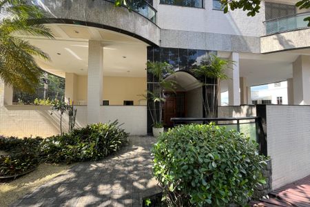 Apartamento à venda com 600m², 4 quartos e 3 vagasEntrada