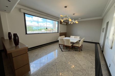 Apartamento à venda com 600m², 4 quartos e 3 vagasSala