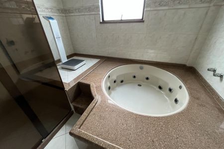 Apartamento à venda com 600m², 4 quartos e 3 vagasBanheiro da Suíte 1