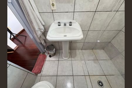 Casa à venda com 360m², 5 quartos e 5 vagasBanheiro da suíte 4